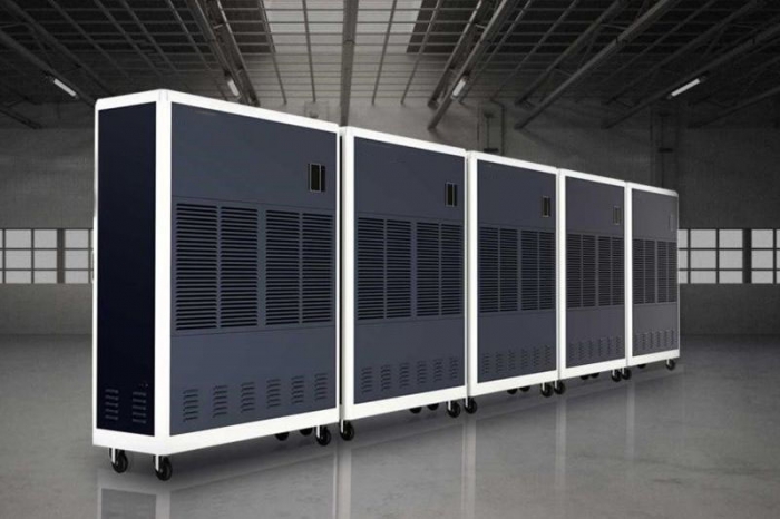 干衣機隨風飄搖，除濕機逆風飛揚